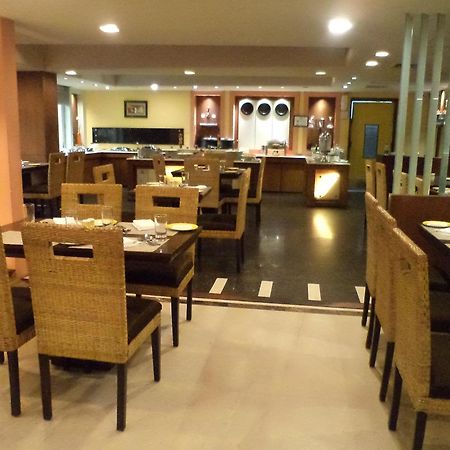 Inn Riviera Jammu Exteriör bild