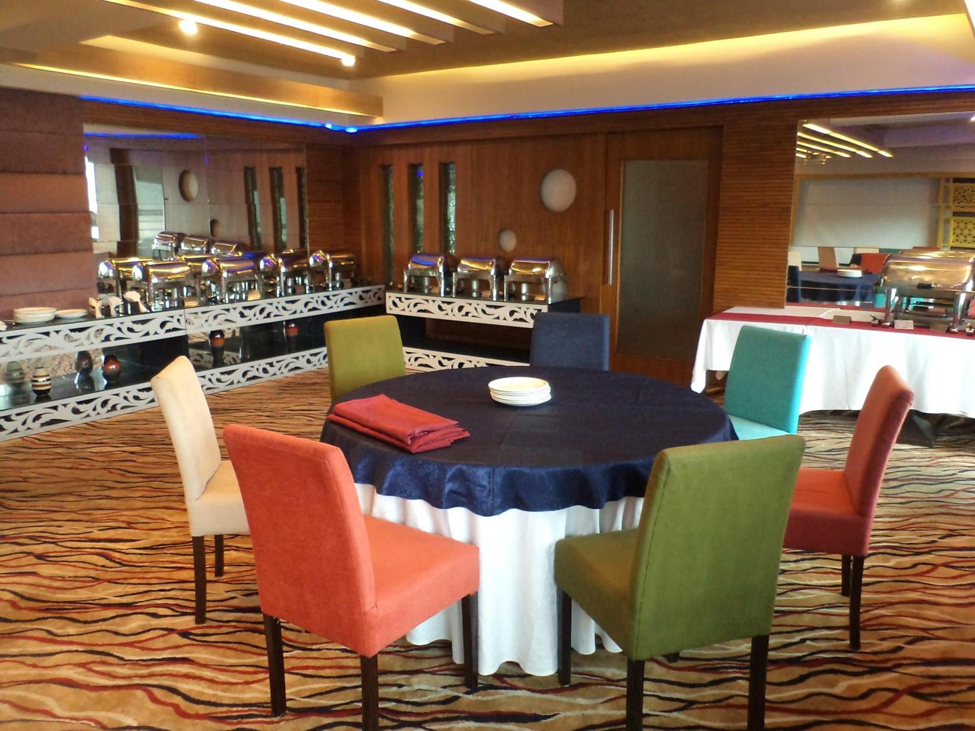 Inn Riviera Jammu Exteriör bild